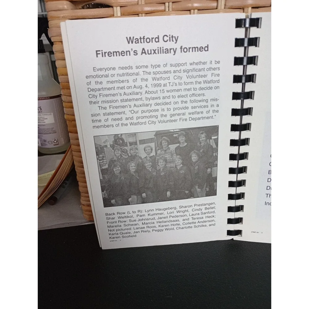Vtg Watford City Fire Department Hot Hot Hot‎ Recipes Cookbook North Dakota 2001